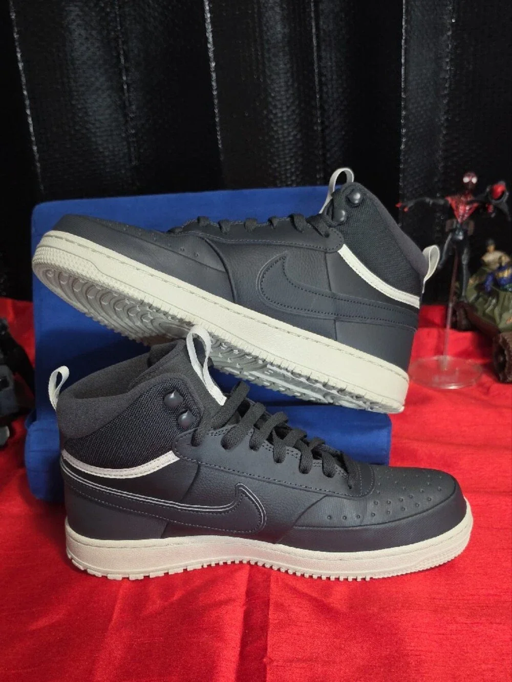 Nike Men’s Mid-Top Sneakers - Black & Cream